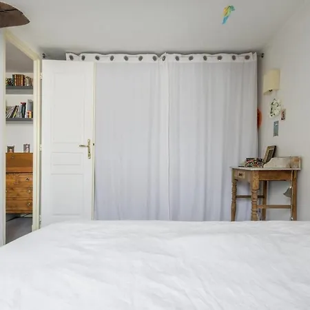 Charming Flat In Le Marais Paris! *