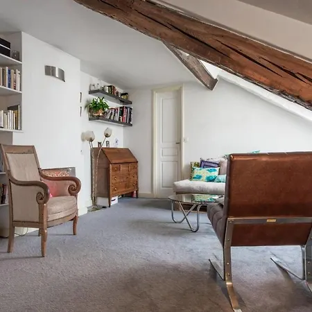 Charming Flat In Le Marais Paris! דירה פריז